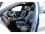 Volvo XC60 2.0 Recharge T8 390PK Plug in AWD R-Design PHEV*Facelift!*Perfect Volvo Onderh.Black Pack/Pano/Elek. Trekhaak/Full LED/Stoelverw./Stuurverw./Apple Carplay-Google/Memorie/Camera/Keyless Entry+Go/Elek. Klep/LED/Rijstrook/DAB/Parkeersens.V+A/19 inch LM*