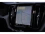 Volvo XC60 2.0 Recharge T8 390PK Plug in AWD R-Design PHEV*Facelift!*Perfect Volvo Onderh.Black Pack/Pano/Elek. Trekhaak/Full LED/Stoelverw./Stuurverw./Apple Carplay-Google/Memorie/Camera/Keyless Entry+Go/Elek. Klep/LED/Rijstrook/DAB/Parkeersens.V+A/19 inch LM*