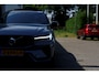 Volvo XC60 2.0 Recharge T8 390PK Plug in AWD R-Design PHEV*Facelift!*Perfect Volvo Onderh.Black Pack/Pano/Elek. Trekhaak/Full LED/Stoelverw./Stuurverw./Apple Carplay-Google/Memorie/Camera/Keyless Entry+Go/Elek. Klep/LED/Rijstrook/DAB/Parkeersens.V+A/19 inch LM*
