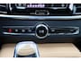 Volvo V90 T6 Recharge AWD Plus Bright - Panoramisch schuif-/kanteldak - Intellisafe Assist/Surround - Harman Kardon Audio - Parkeersensoren v/a - Parkeercamera achter - Nappalederen bekleding - Elektrisch bedienbare voorstoelen incl. geheugenfunctie - Stoelverwarming / -ventilatie - Verwarmbaar stuurwiel