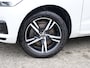 Volvo XC60 T4 R-Design | Trekhaak | CarPlay | Panoramadak | Camera | Stoelverwarming