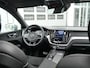 Volvo XC60 T4 R-Design | Trekhaak | CarPlay | Panoramadak | Camera | Stoelverwarming