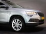 Skoda Karoq 1.5 TSI ACT Ambition Business (SCHUIF-/KANTELDAK, APPLE CARPLAY/ANDROID AUTO, NAVIGATIESYSTEEM, CLIMATE CONTROL, NAP)