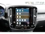 Volvo XC40 Single Motor Extended Range 82 kWh Plus | Adaptieve Cruise Control met Pilot Assist | BLIS dodehoekdetectie | Stoel- & stuurwielverwarming | Google Maps & Infotainment | Elektrisch bedienbare achterklep | Keyless Entry & Go | Apple Carplay / Android Auto