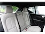 Volvo XC40 Single Motor Extended Range 82 kWh Plus | Adaptieve Cruise Control met Pilot Assist | BLIS dodehoekdetectie | Stoel- & stuurwielverwarming | Google Maps & Infotainment | Elektrisch bedienbare achterklep | Keyless Entry & Go | Apple Carplay / Android Auto