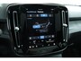 Volvo EC40 Single Motor Extended Range Ultimate | Verwarmbare voorstoelen + Stuurwiel | Warmtepomp | Adaptieve Cruise Control | 360-Camera | Premium Audio by Harman Kardon | Glazen Panoramisch Dak | Getint Glas Achter | Power Seats incl. Memory | Blind Spot Information System | Google Services | Semi-elektrische trekhaak | 20'' Lichtmetalen wielen
