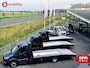 Mercedes-Benz Sprinter 519 CDI Tijhof AluLiner V/A €32 Per Dag!! Luchtvering NIEUW! MJ.2025 Leer Autotransporter/ Oprijwagen | Lier | 3-Zitplaatsen | AppleCarPlay | DAB | Adaptive Cruise Control | Navigatie | Trekhaak