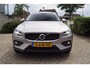 Volvo V60 Cross Country 2.0 B5 AWD Ultimate 250PK Autom Panodak Leder Adaptieve Cruise Head-Up Navi Camera Clima 2x PDC LMV Trekh.
