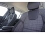Volvo V60 2.0 B3 Essential Edition Parkeerverwarming | Adaptieve Cruise Control | Verwarmbare Voorstoelen + Stuurwiel | Apple Carplay