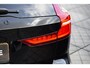 Volvo V60 2.0 B3 Essential Edition Parkeerverwarming | Adaptieve Cruise Control | Verwarmbare Voorstoelen + Stuurwiel | Apple Carplay