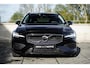 Volvo V60 2.0 B3 Essential Edition Parkeerverwarming | Adaptieve Cruise Control | Verwarmbare Voorstoelen + Stuurwiel | Apple Carplay