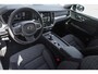 Volvo V60 2.0 B3 Essential Edition Parkeerverwarming | Adaptieve Cruise Control | Verwarmbare Voorstoelen + Stuurwiel | Apple Carplay