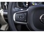 Volvo V60 2.0 B3 Essential Edition Parkeerverwarming | Adaptieve Cruise Control | Verwarmbare Voorstoelen + Stuurwiel | Apple Carplay