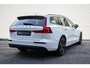 Volvo V60 B3 Essential Edition | 19 inch | Stoelverwarming | Stuurwielverwarming | Donkerglas | Parkeercamera |