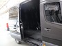 Mercedes-Benz Sprinter 315 CDI | L2 H2 | RWD | Aut. | PRO | BPM VRIJ! |A | ACHTERUITRIJCAMERA | 3500 KG AHW | DODEHOEKASSISTENT | AIRCO | CRUISE | CARPLAY | ANDROID AUTO | METALLIC | 3-ZITS | MBUX SYSTEEM GROOT