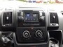 Peugeot Boxer GB 330 L1H1 BlueHDi 130PK Premium Pack Navigatie | AIRCO | Cruise control | Achteruitrijcamera | P-hulp | Vloerplaat | Zijdwandbeplating | BT