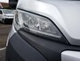 Peugeot Boxer GB 330 L1H1 BlueHDi 130PK Premium Pack Navigatie | AIRCO | Cruise control | Achteruitrijcamera | P-hulp | Vloerplaat | Zijdwandbeplating | BT