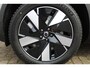 Volvo EC40 Single Motor Extended Range Plus 82 kWh | Adaptieve Cruise Control | Elektrische Trekhaak | Glazen Panoramadak | Extra Getint Glas | Keyless Entry | Google services | Apple Carplay / Android Auto
