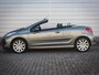 Peugeot 207 CC 1.6 VTi Griffe | Clima | Cruise | Pdc | Leer | 17 Inch | Allseason | Stoelverwarming |