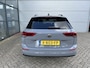 Volkswagen Golf Variant 1.0 eTSI Life Business 110 PK | Automaat | Stoelverwarming | Parkeersensoren | Navigatie | Achteruitrijcamera | Adaptive Cruise Control | Climatronic | Digital Cockpit | LED | 18" Lichtmetaal |