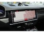 Porsche Cayenne Coupé 3.0 E-Hybrid Automaat/Panoramadak/Navigatie/Apple carplay/Stuurverwarming/Dodehoek detectie/Cruise control adaptief/Elektrische achterklep/Achteruitrijcamera/Trekhaak elektrisch/Lederen bekleding/Elektrisch bedienbare voorstoelen/Voorstoelen en achterbank