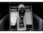 Porsche Cayenne Coupé 3.0 E-Hybrid Automaat/Panoramadak/Navigatie/Apple carplay/Stuurverwarming/Dodehoek detectie/Cruise control adaptief/Elektrische achterklep/Achteruitrijcamera/Trekhaak elektrisch/Lederen bekleding/Elektrisch bedienbare voorstoelen/Voorstoelen en achterbank