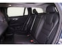 Volvo V60 Cross Country B5 AWD Plus - Panoramisch schuifkanteldak - Elektr. bedienbare voorstoelen met geheugen - Lederen bekleding met verwarmde voorstoelen, stuur & achterbank - Parkeercamera achter - 19' 5-dubbel spaaks Matt Graphite-Diamond Cut velgen