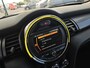 MINI Cooper Mini 1.5 136 Pk! Navi! Apk 6-2026! as Zondag Open tot 14 uur!