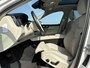Volvo XC60 2.0 T6 Plug-in hybrid AWD Ultimate Bright | Long Range | Adaptive cruise control | Panoramadak | 360 camera | Trekhaak | Getint glas | Keyless | Harman Kardon audio