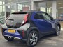 Toyota Aygo X 1.0 VVT-i MT envy Cabrio leuke Two-Tone blauw/zwarte uitvoering | Draadloos telefoonlader | JBL Premium audio installatie | Achteruitrij camera | Airco | Full map navigatie |