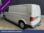 Volkswagen Transporter 2.0 TDI L2H1 Fabrieksgarantie Euro6 Airco | Apple Carplay | Trekhaak | Cruisecontrol Android Auto, Parkeersensoren, Sidebars, Bijrijdersbank