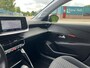 Peugeot 208 1.2 Nieuwe Distributie , Apple carplay , Navigatie , Parkeer sensoren , Cruise control