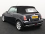 MINI One Mini Cabrio 1.6 airco cruisc centrvergr elecraam electr dak, parkeersensoren achter, radio speler, boordcomputer Ben je klaar om te genieten van de zon en de vrijheid van open rijden? De MINI Mini Cabrio 1.6 One biedt alles wat je zoekt in een cabrio: stijl, plezier en sportief rijgedrag. Deze iconische