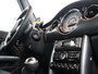 MINI One Mini Cabrio 1.6 airco cruisc centrvergr elecraam electr dak, parkeersensoren achter, radio speler, boordcomputer Ben je klaar om te genieten van de zon en de vrijheid van open rijden? De MINI Mini Cabrio 1.6 One biedt alles wat je zoekt in een cabrio: stijl, plezier en sportief rijgedrag. Deze iconische