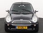 MINI One Mini Cabrio 1.6 airco cruisc centrvergr elecraam electr dak, parkeersensoren achter, radio speler, boordcomputer Ben je klaar om te genieten van de zon en de vrijheid van open rijden? De MINI Mini Cabrio 1.6 One biedt alles wat je zoekt in een cabrio: stijl, plezier en sportief rijgedrag. Deze iconische