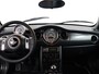 MINI One Mini Cabrio 1.6 airco cruisc centrvergr elecraam electr dak, parkeersensoren achter, radio speler, boordcomputer Ben je klaar om te genieten van de zon en de vrijheid van open rijden? De MINI Mini Cabrio 1.6 One biedt alles wat je zoekt in een cabrio: stijl, plezier en sportief rijgedrag. Deze iconische