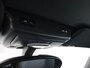 MINI One Mini Cabrio 1.6 airco cruisc centrvergr elecraam electr dak, parkeersensoren achter, radio speler, boordcomputer Ben je klaar om te genieten van de zon en de vrijheid van open rijden? De MINI Mini Cabrio 1.6 One biedt alles wat je zoekt in een cabrio: stijl, plezier en sportief rijgedrag. Deze iconische