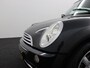 MINI One Mini Cabrio 1.6 airco cruisc centrvergr elecraam electr dak, parkeersensoren achter, radio speler, boordcomputer Ben je klaar om te genieten van de zon en de vrijheid van open rijden? De MINI Mini Cabrio 1.6 One biedt alles wat je zoekt in een cabrio: stijl, plezier en sportief rijgedrag. Deze iconische