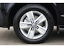 Volkswagen Transporter Caravelle L2 TDI DSG 150PK / 110kW, Voorstoel verwarming, parkeersensoren achter, DAB+, airco, dubbele cabine, bluetooth telefoonvoorbereiding, cruise control, lederen multifunctioneel stuurwiel, privacy glas, licht en regensensor