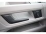 Volkswagen Crafter 35 2.0 TDI L3H3 Trendline 140PK / 103kW, BPM vrij, achteruitrijcamera, parkeersensoren voor en achter (pdc), navigatie, LED laadruimteverlichting, Apple Carplay & Android Auto, comfort bestuurdersstoel, zijschuifdeur rechts, bijrijdersbank, cruise control, keyless start, airco, spraakbediening, zijmarkeringslichten, multifunctioneel lederen stuurwiel, draadloos telefoon laden