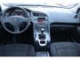 Peugeot 5008 1.6 THP ST 7p. Panoramadak, Cruise control, 7 Persoons, Trekhaak, Lichtmetalen wielen