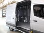 Mercedes-Benz Sprinter 315 CDI | L2 H2 | RWD | Aut. | PRO | BPM VRIJ! | AIRCO | CRUISE | 3500 KG AHW | CARPLAY | ANDROID AUTO | DODEHOEKASSISTENT | METALLIC | SPOORASSISTENT | MULTIFUNCTIONEELSTUURWIEL