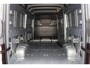 Volkswagen Crafter 35 2.0 TDI L3H3 Trendline 140PK / 103kW, 3500 GVW, BPM vrij, draadloos Apple Carplay & Android Auto, achteruitrijcamera, bijrijdersbank incl. opbervak, airco, cruise control, parkeersensoren voor + achter, licht- en regensensor, Digital Cockpit, verstelbare lendensteun bestuurdersstoel, Lane Assist, elektronische handrem, bandenspanningssensoren, bestuurdersstoel in hoogte verstelbaar, Keyless Start, vermoeidheidsherkenning