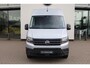 Volkswagen Crafter 35 2.0 TDI L3H3 Trendline 140PK / 103kW, 3500 GVW, BPM vrij, draadloos Apple Carplay & Android Auto, achteruitrijcamera, bijrijdersbank incl. opbervak, airco, cruise control, parkeersensoren voor + achter, licht- en regensensor, Digital Cockpit, verstelbare lendensteun bestuurdersstoel, Lane Assist, elektronische handrem, bandenspanningssensoren, bestuurdersstoel in hoogte verstelbaar, Keyless Start, vermoeidheidsherkenning