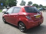 Toyota Yaris 1.3 VVT-i Executive luxe in Nederland nieuw geleverde yaris met navigatie!