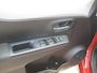 Toyota Yaris 1.3 VVT-i Executive luxe in Nederland nieuw geleverde yaris met navigatie!