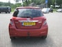 Toyota Yaris 1.3 VVT-i Executive luxe in Nederland nieuw geleverde yaris met navigatie!
