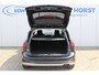 Ford Focus Wagon 1.0-155pk EcoBoost Mild-Hybrid Active AUTOMAAT ! Trekgewicht 1.500kg ! Slechts 8.100km ! Ruim €. 9.000,- beneden de nieuwprijs ! Volautm. airco dual, navigatie, telefoonvoorb., adaptive cruise control, LED verlichting, metallic lak, camera, front-, lane- en side assist, LM wielen, Isofix etc.