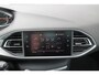 Peugeot 308 SW BWJ 2020 1.2 131 PK Blue Lease Premium AUTOMAAT APPLE CARPLAY / ANDROID AUTO / PANORAMADAK / PRIV. GLAS / CAMERA / HALF LEDER / NAVI / CLIMA / CRUISE / BLUETOOTH / LANE ASSIST / PARKEERSENSOREN / LMV 16 INCH / DAB / MULTIFUNCT. STUUR / ISOFIX / LED