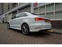 Audi A3 Limousine 1.4 TFSI CoD * S-Line S-Tronic Zeer Fraai * Side Skirts Black Line Grille Sportonderstel Front spoiler 8/2024 DSG koppeling + TCU twv € 3.000,-
